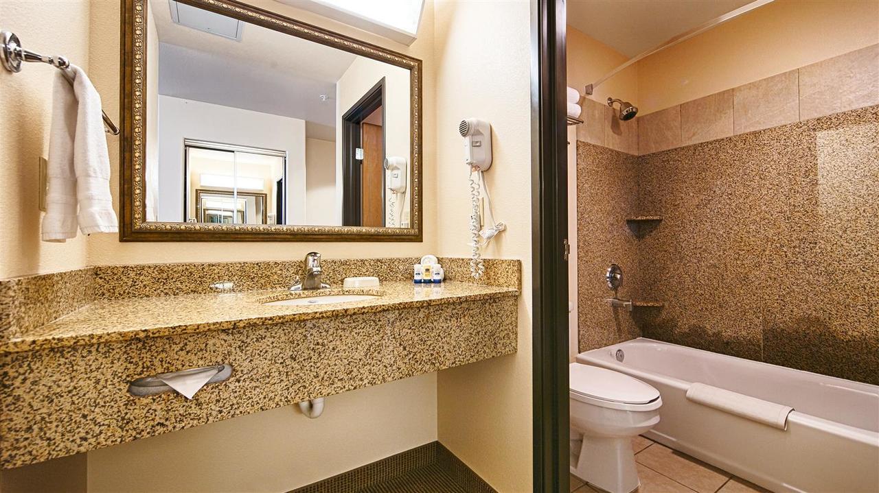 Best Western Territorial Inn And Suites Bloomfield Екстер'єр фото